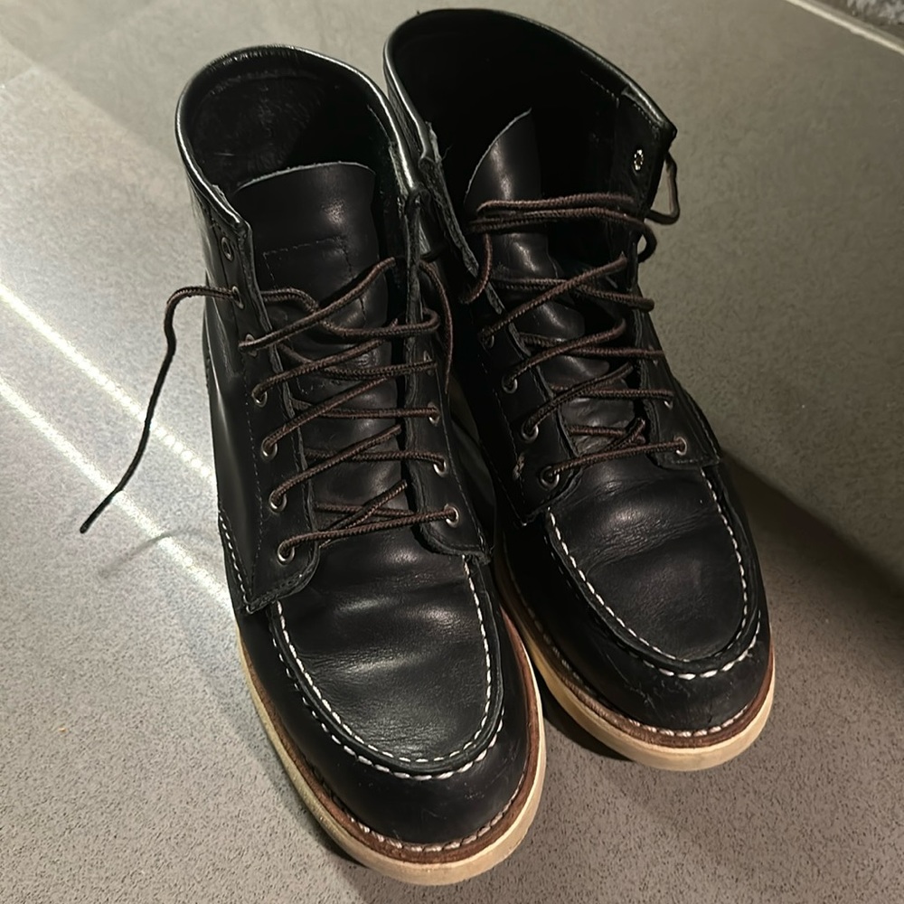 Euc women’s Red Wing Moc Boot